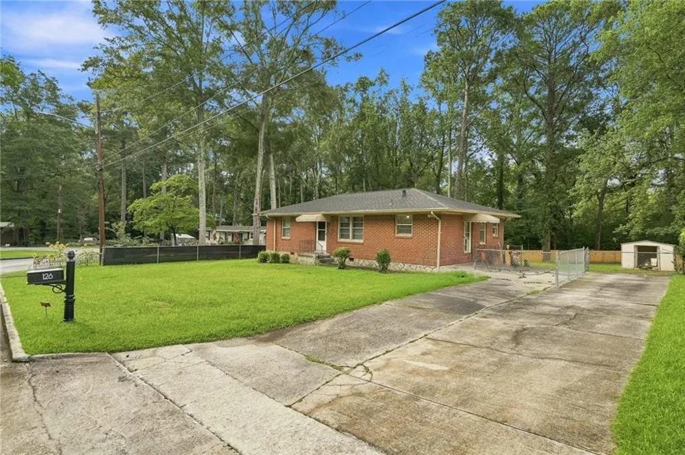 126 E Mimosa Drive Jonesboro, GA 30236
