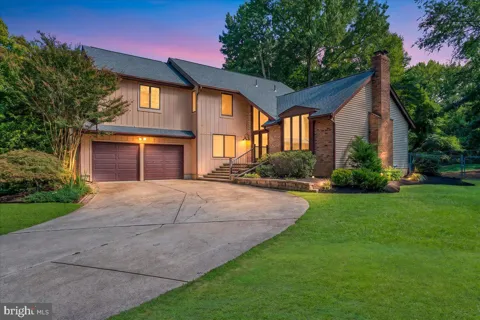 25 TEAK COURT