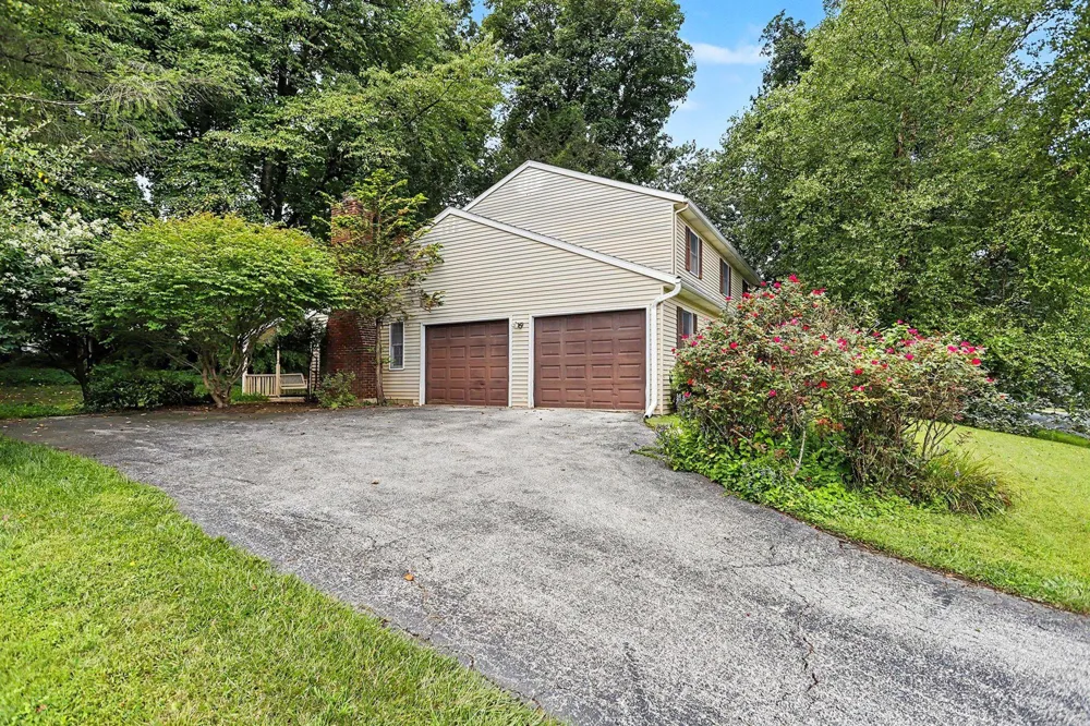 621 ENSMINGER DRIVE York, PA 17407