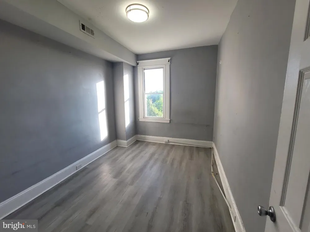 4939 EDGEMERE AVENUE Baltimore, MD 21215