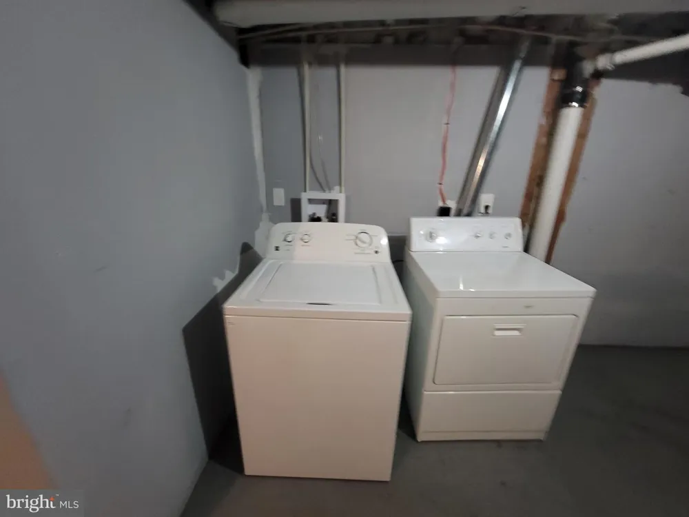 4939 EDGEMERE AVENUE Baltimore, MD 21215