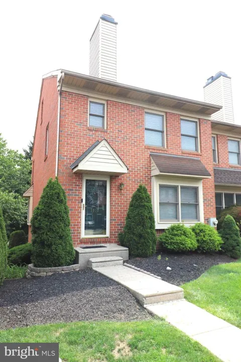 3913 SENECA COURT