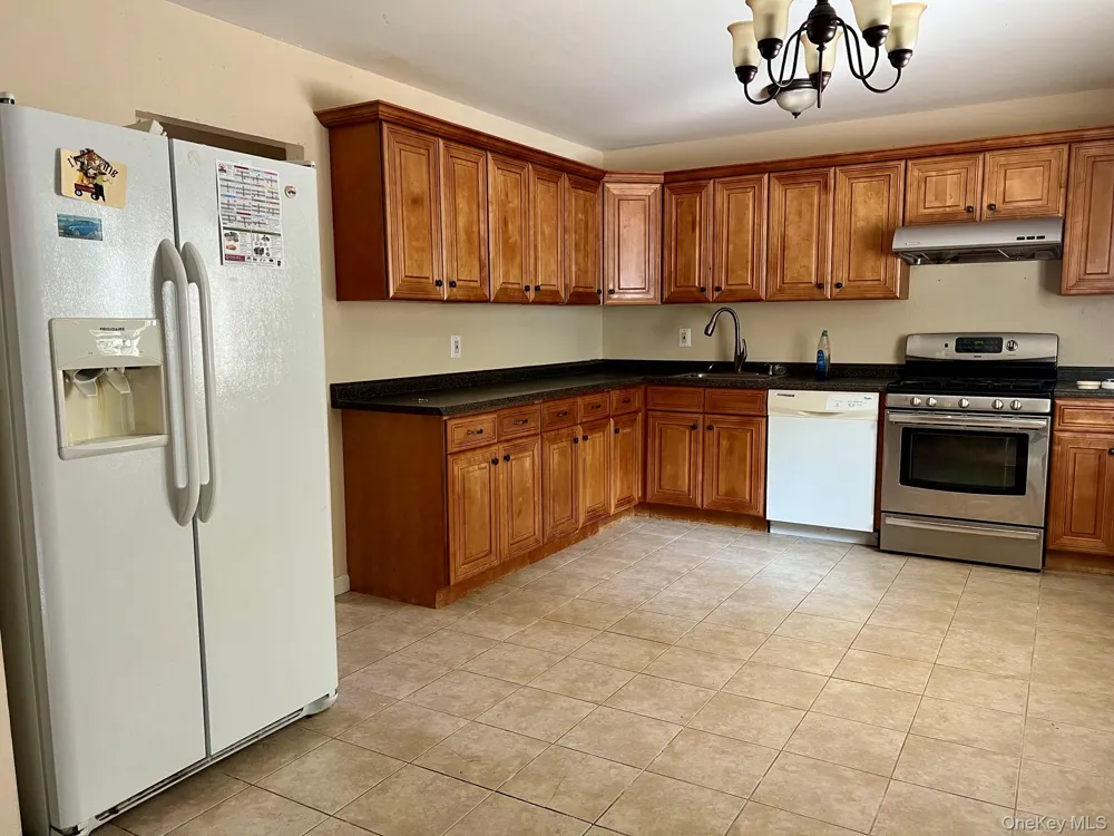 69 Bellwood Avenue South Setauket, NY 11720