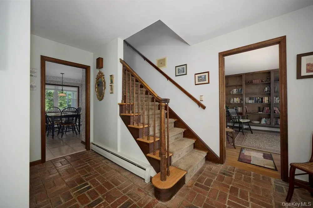 10 Stoutenburgh Drive Hyde Park, NY 12538