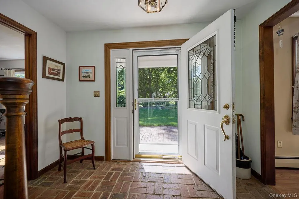 10 Stoutenburgh Drive Hyde Park, NY 12538
