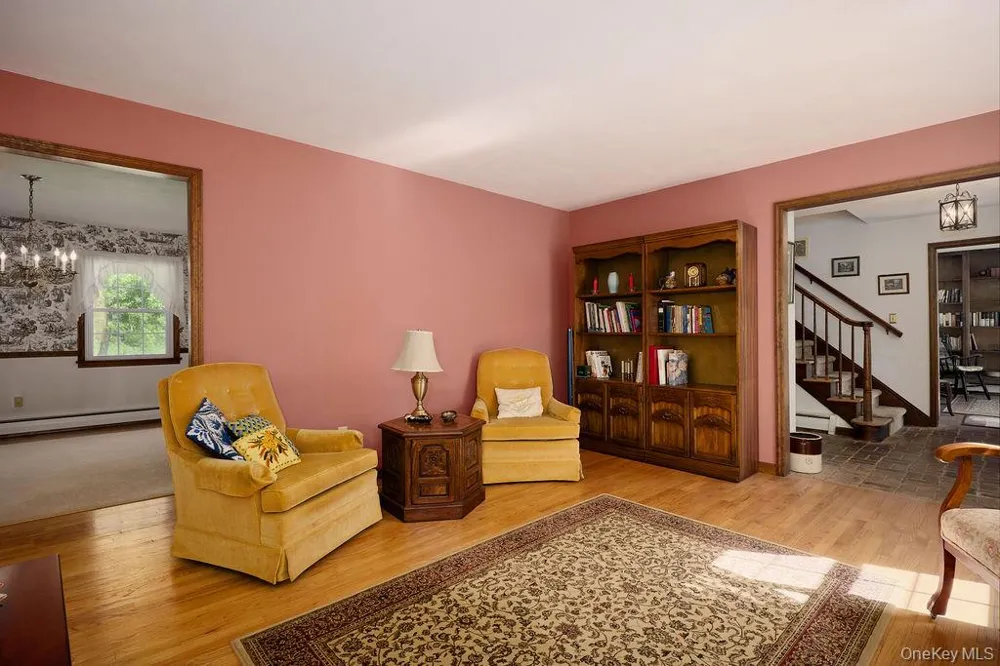 10 Stoutenburgh Drive Hyde Park, NY 12538