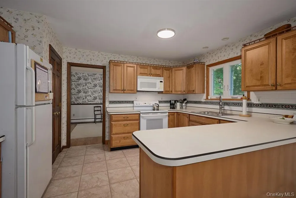 10 Stoutenburgh Drive Hyde Park, NY 12538