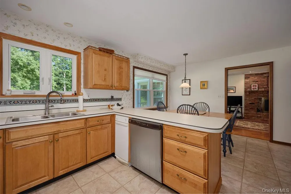 10 Stoutenburgh Drive Hyde Park, NY 12538