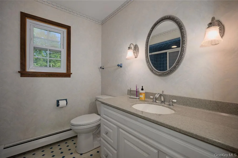 10 Stoutenburgh Drive Hyde Park, NY 12538