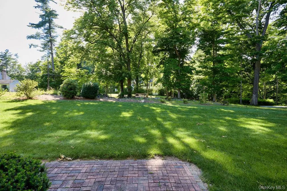 10 Stoutenburgh Drive Hyde Park, NY 12538