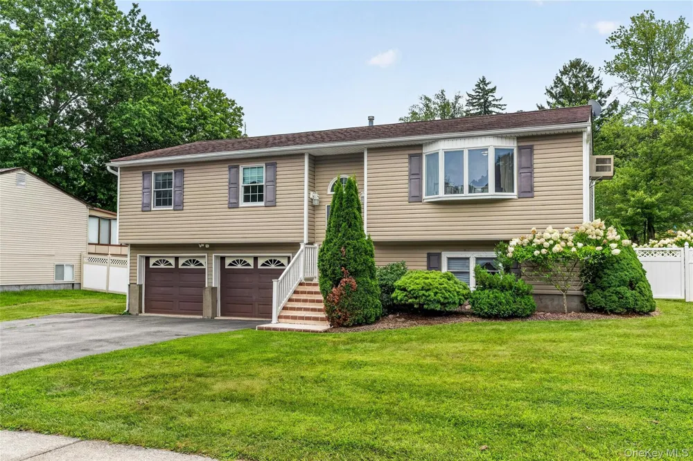 35 Newbury Monroe, NY 10950
