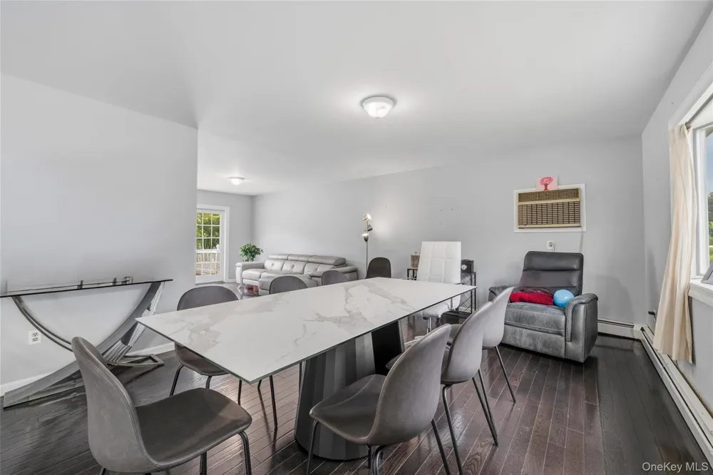 35 Newbury Monroe, NY 10950