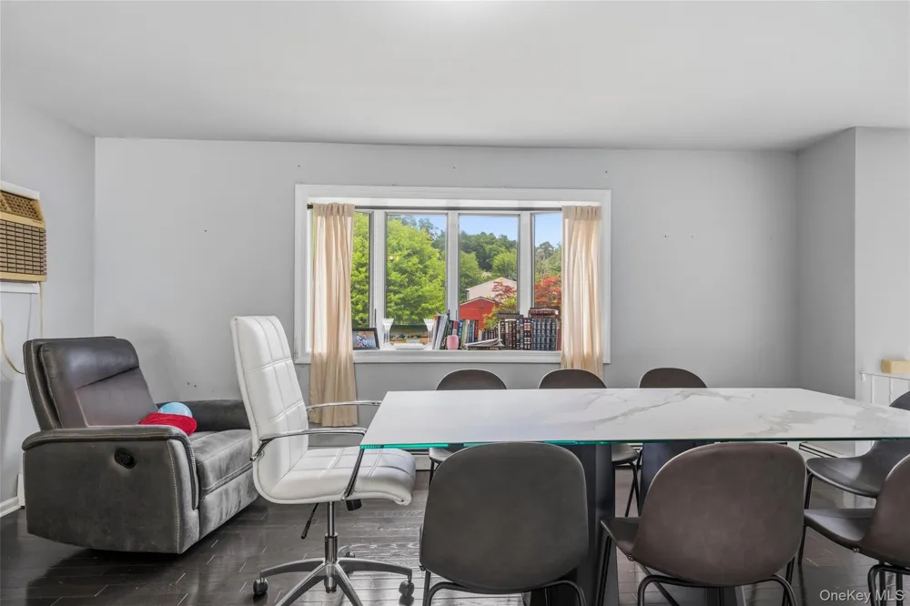 35 Newbury Monroe, NY 10950