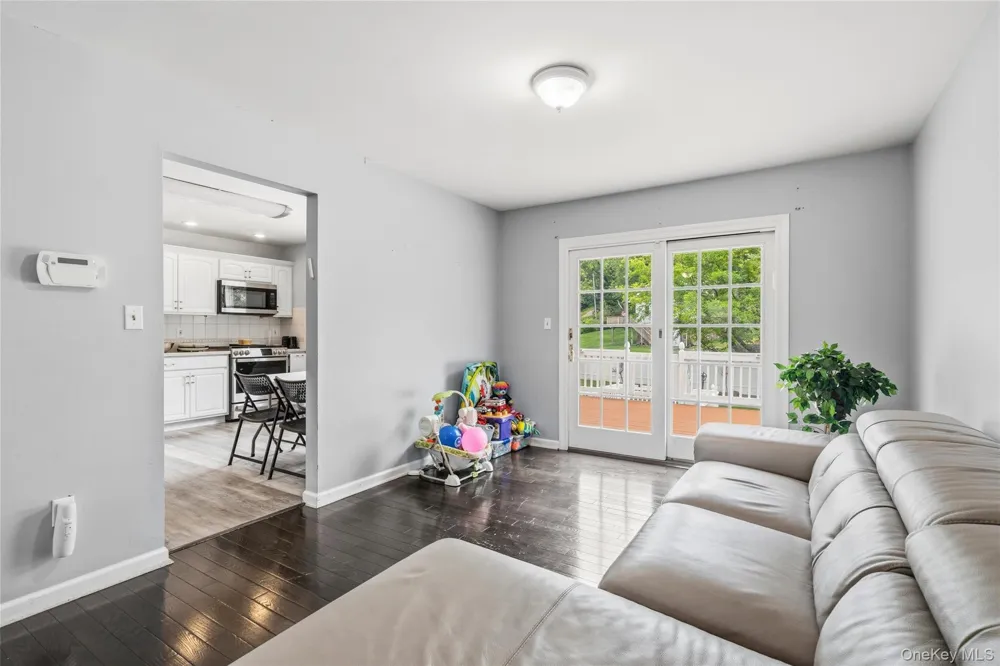 35 Newbury Monroe, NY 10950