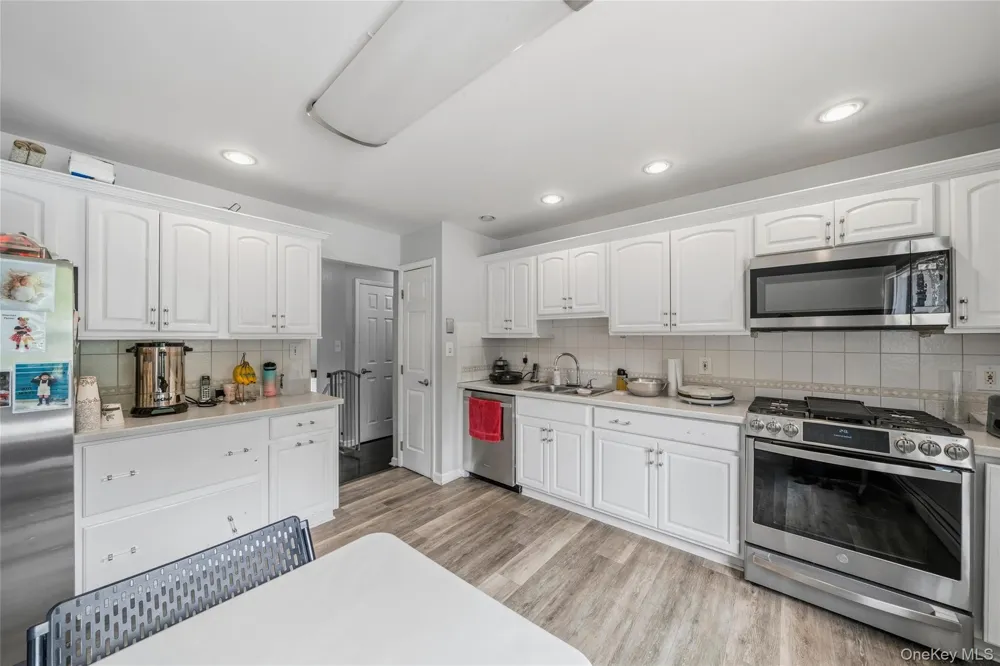 35 Newbury Monroe, NY 10950