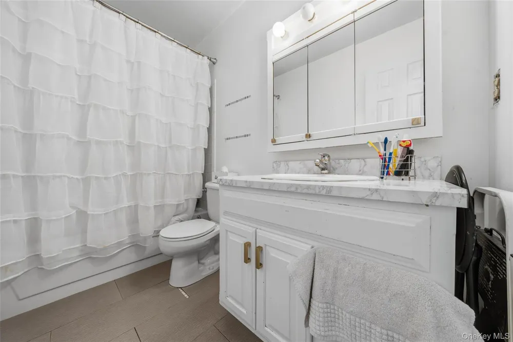 35 Newbury Monroe, NY 10950