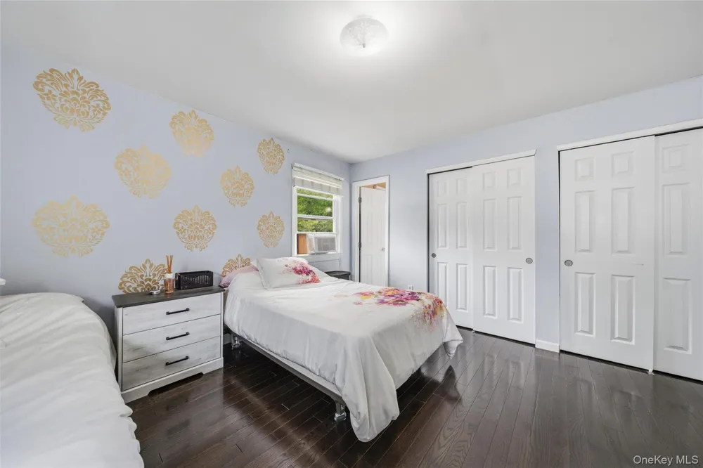 35 Newbury Monroe, NY 10950