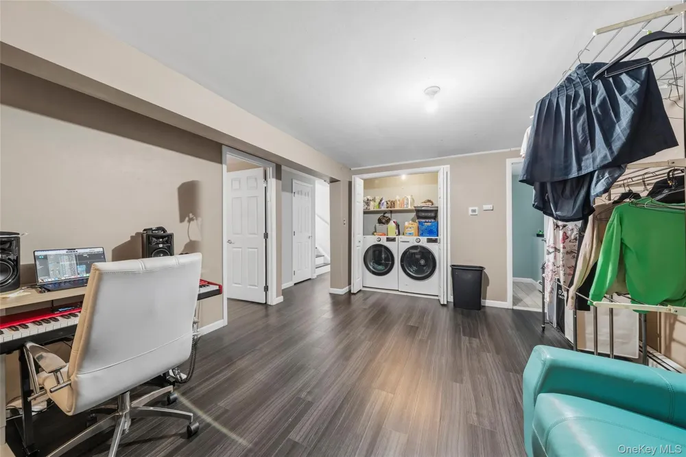 35 Newbury Monroe, NY 10950