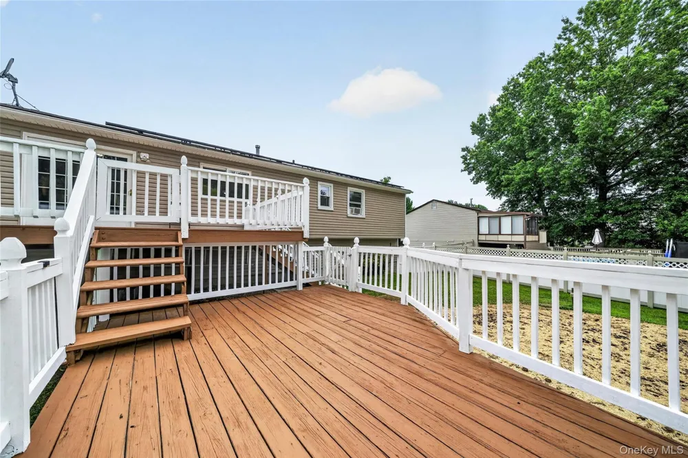 35 Newbury Monroe, NY 10950