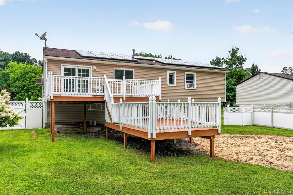 35 Newbury Monroe, NY 10950
