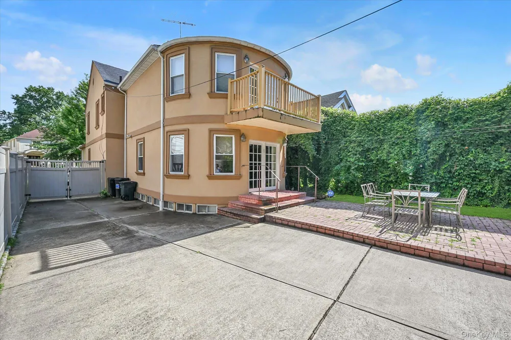 18433 Tudor Road Jamaica Estates, NY 11432