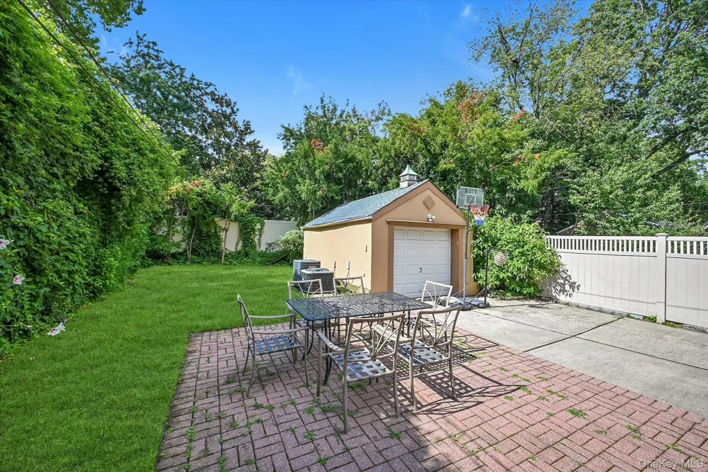 18433 Tudor Road Jamaica Estates, NY 11432