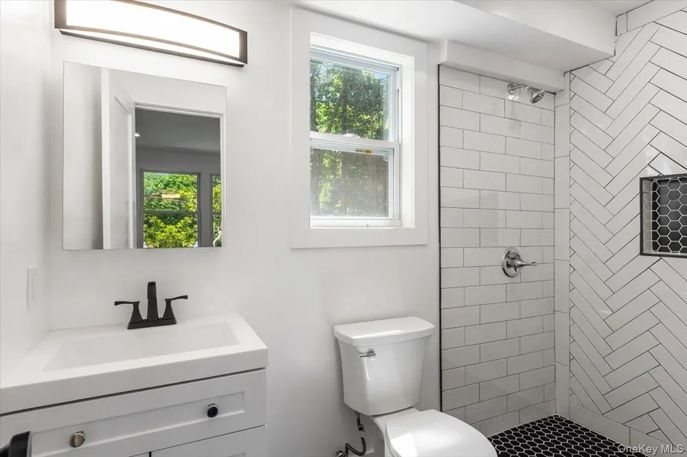 8 Elm Drive East Northport, NY 11731