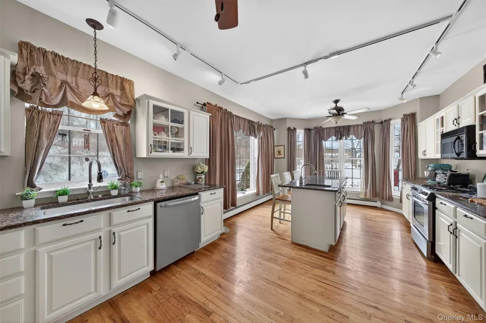 32 Woodstock Lane Middletown, NY 10941