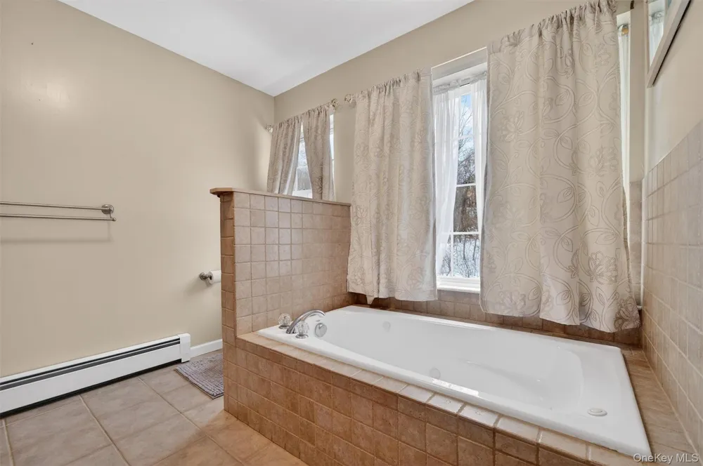 32 Woodstock Lane Middletown, NY 10941