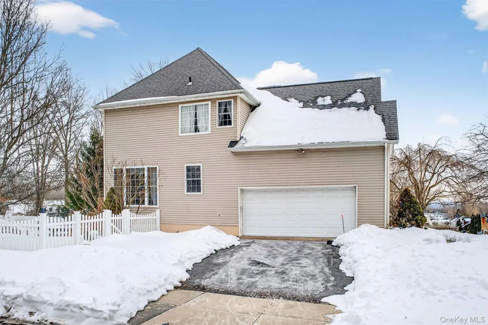 32 Woodstock Lane Middletown, NY 10941