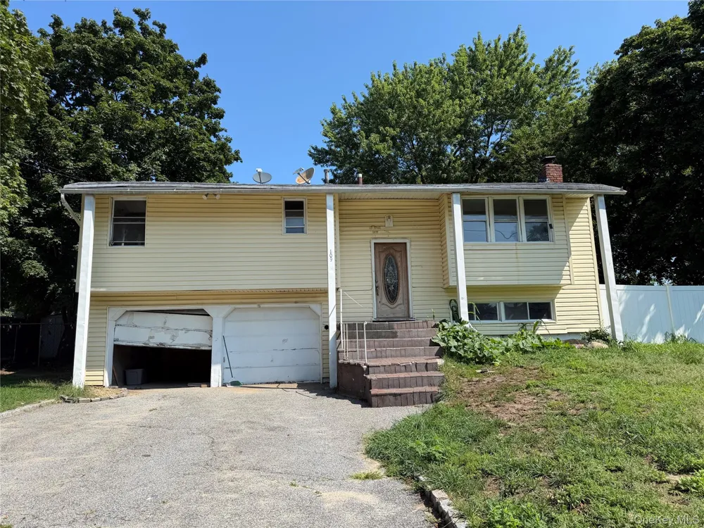 109 Berkeley Avenue Selden, NY 11784