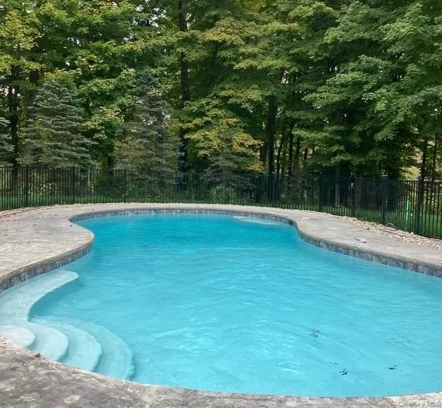14 Stonewall Court Warwick, NY 10990
