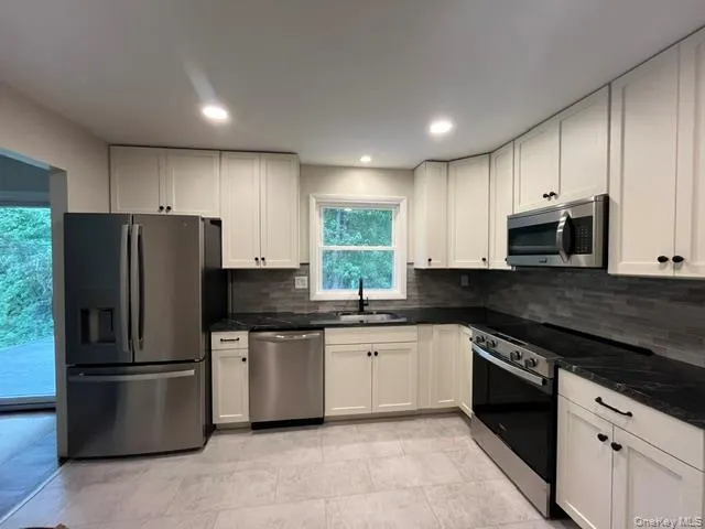 32 Hickman Drive Hopewell Junction, NY 12533