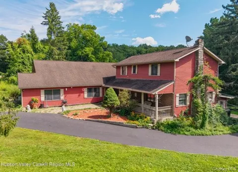 97 Leslie Road