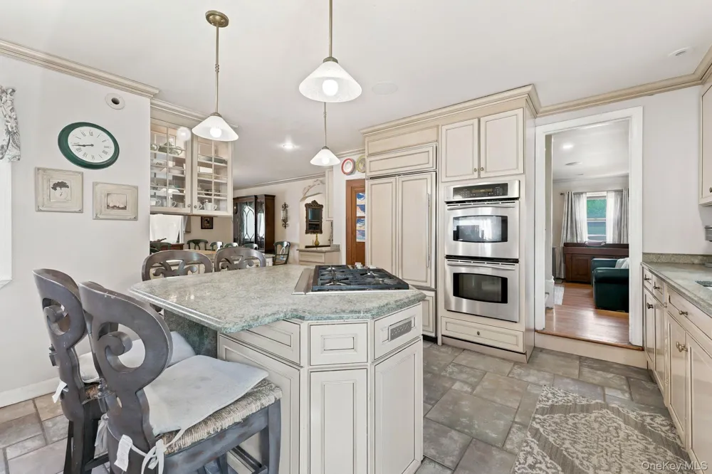 873 James Street Pelham, NY 10803