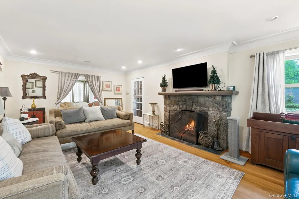 873 James Street Pelham, NY 10803