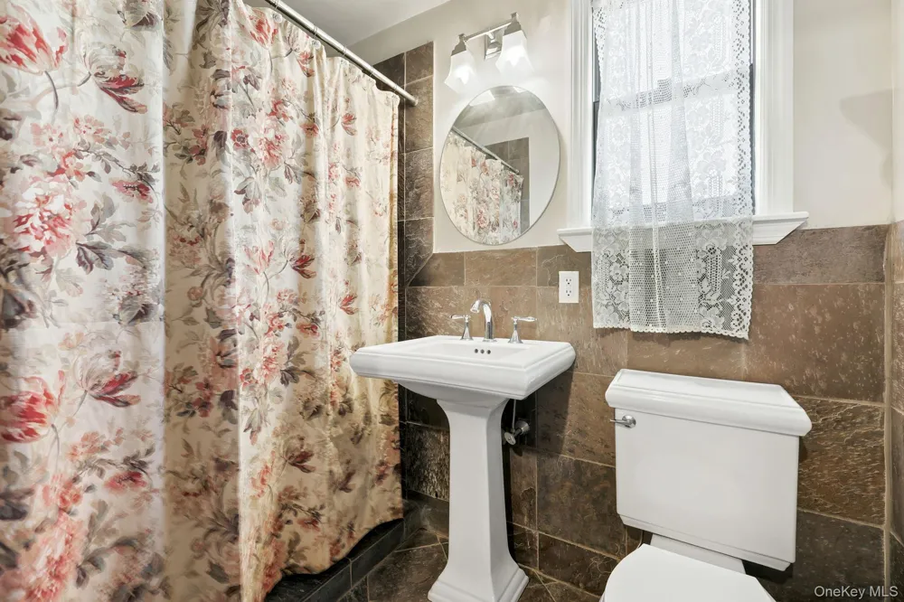 873 James Street Pelham, NY 10803