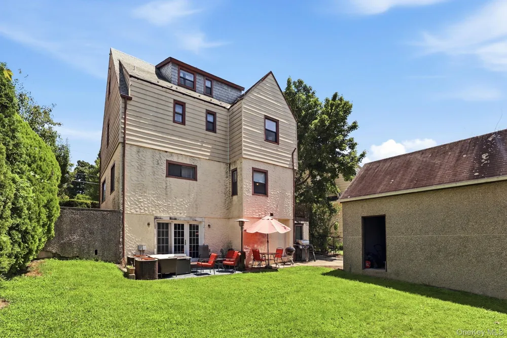 873 James Street Pelham, NY 10803