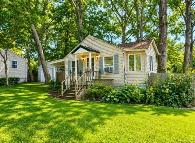 86 Evergreen Drive Selden, NY 11784