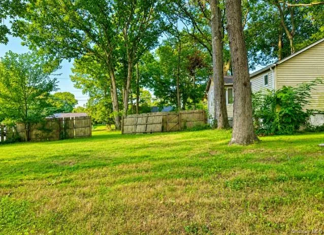 86 Evergreen Drive Selden, NY 11784