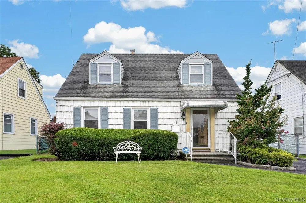 14 Ivy Place Valley Stream, NY 11581
