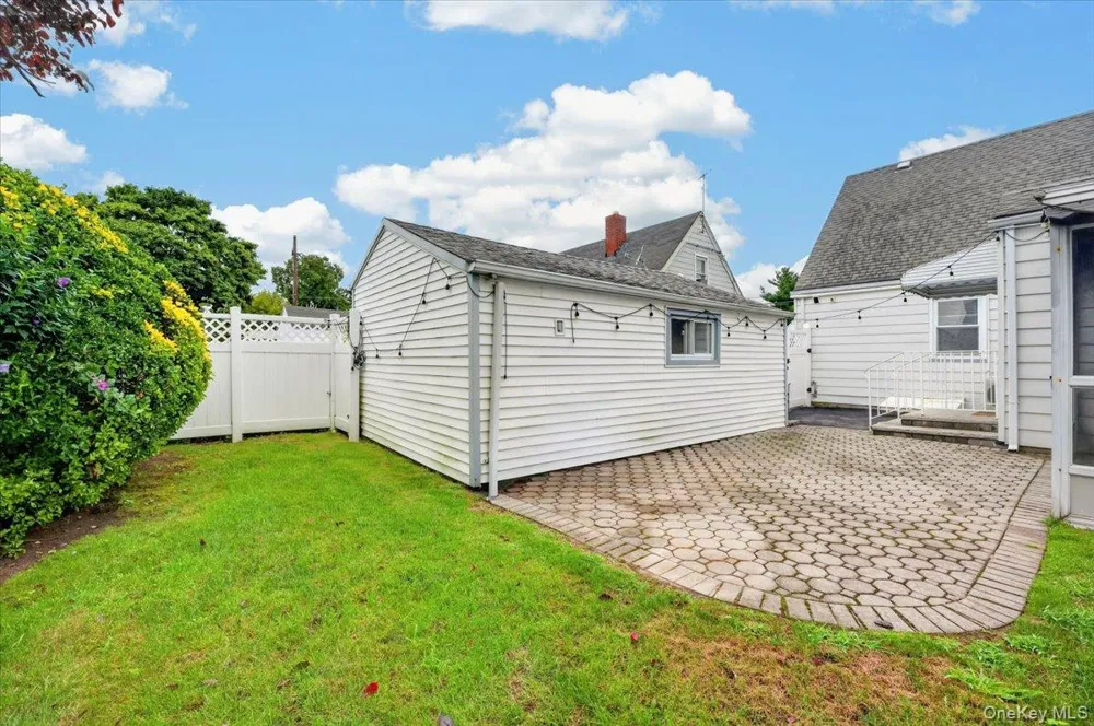 14 Ivy Place Valley Stream, NY 11581