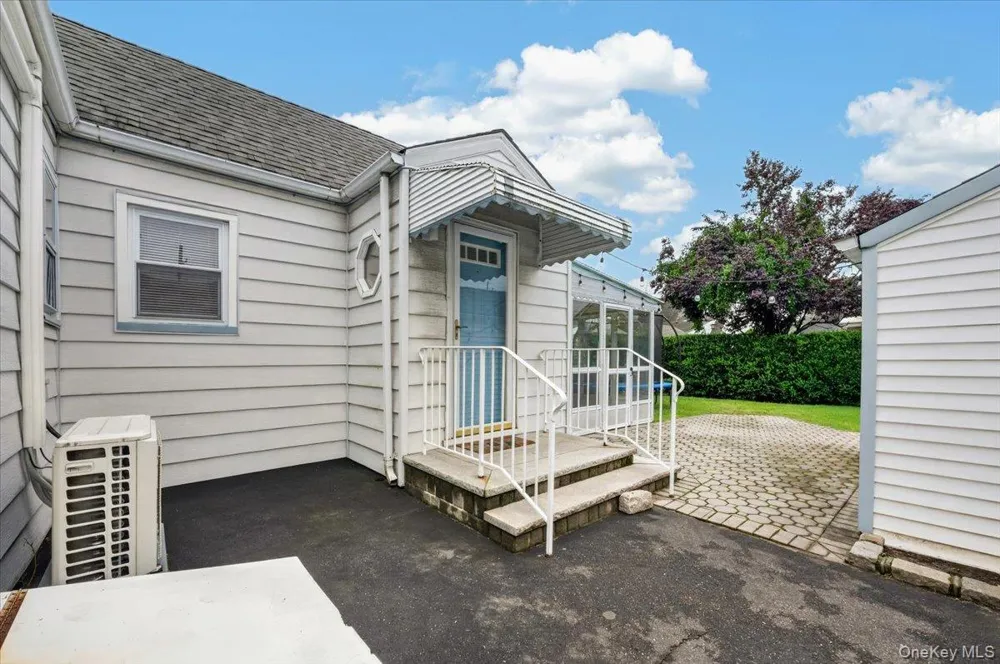 14 Ivy Place Valley Stream, NY 11581