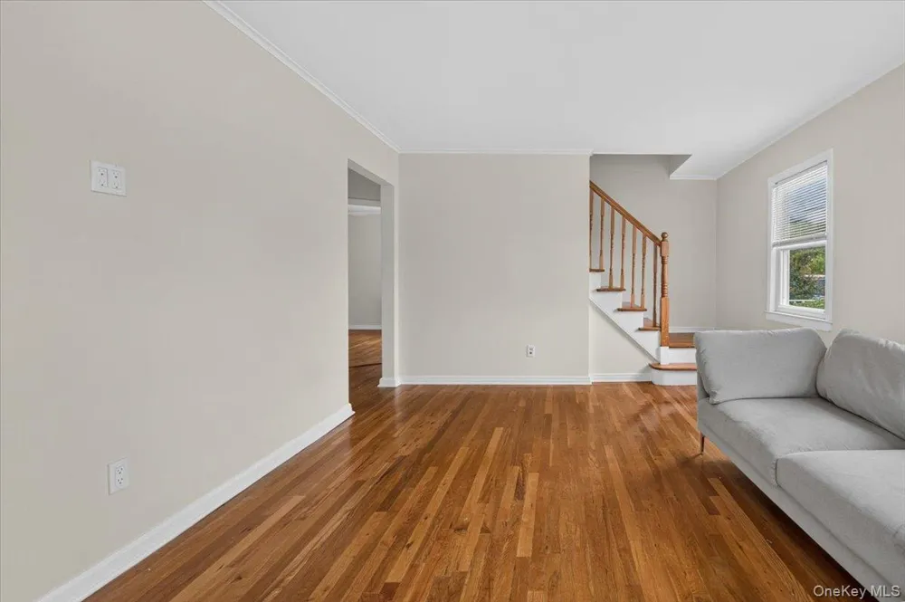 14 Ivy Place Valley Stream, NY 11581
