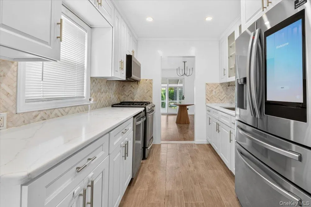 14 Ivy Place Valley Stream, NY 11581
