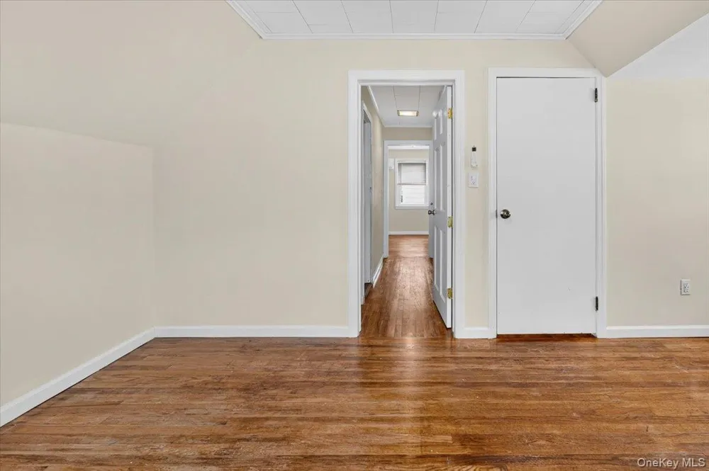 14 Ivy Place Valley Stream, NY 11581
