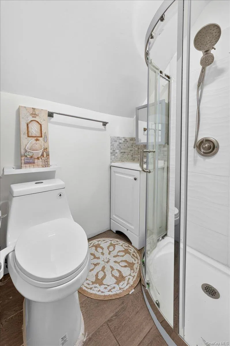 14 Ivy Place Valley Stream, NY 11581