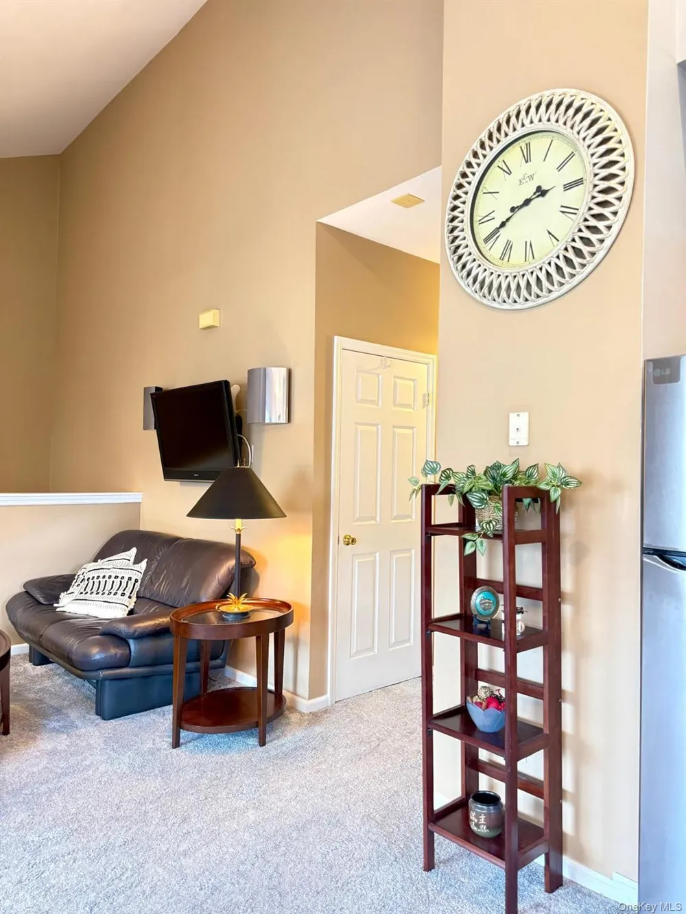 197 Fulton Street #20 Farmingdale, NY 11735