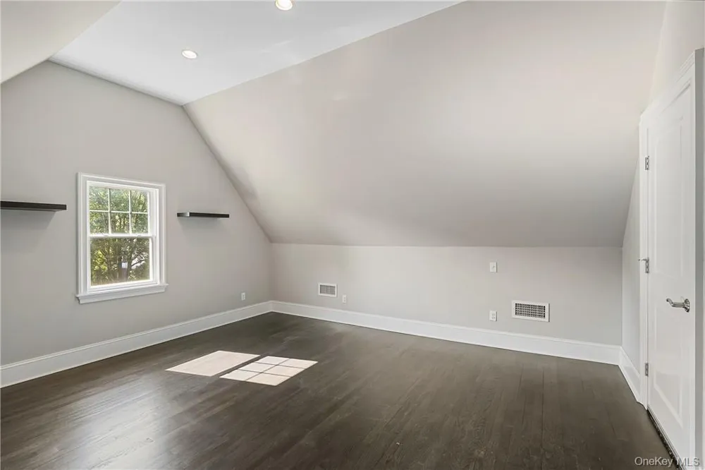 288 Crestwood Avenue Tuckahoe, NY 10707