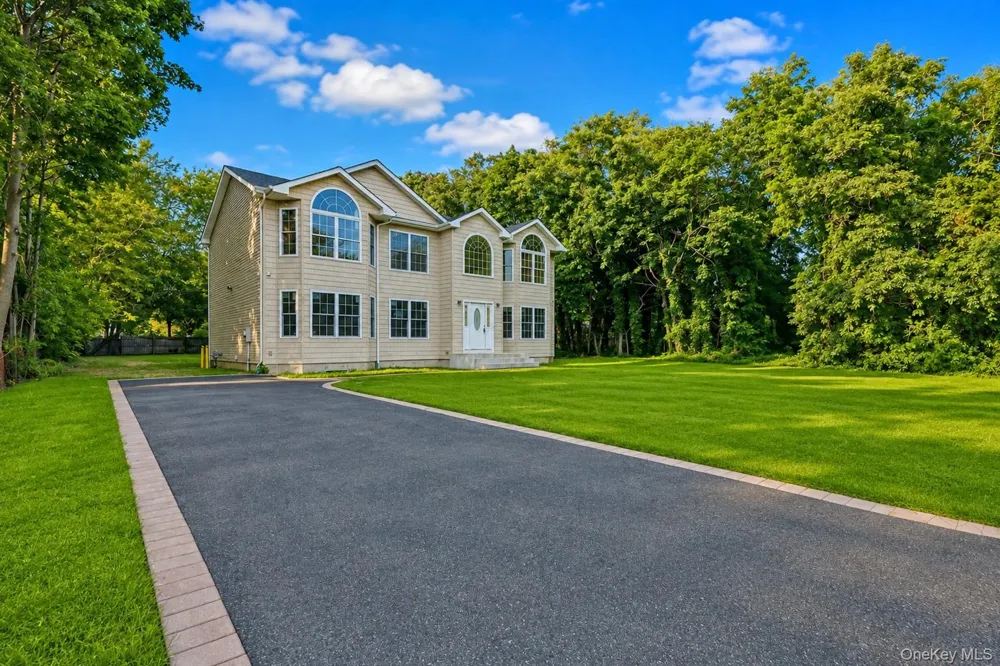 171 Elm Drive Bay Shore, NY 11706